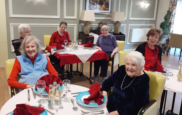 Horsham care home dines through the decades with special guest